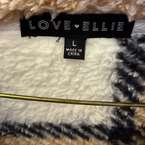 Love Ellie Plaid Fleece Pullover - Picture 3 of 4